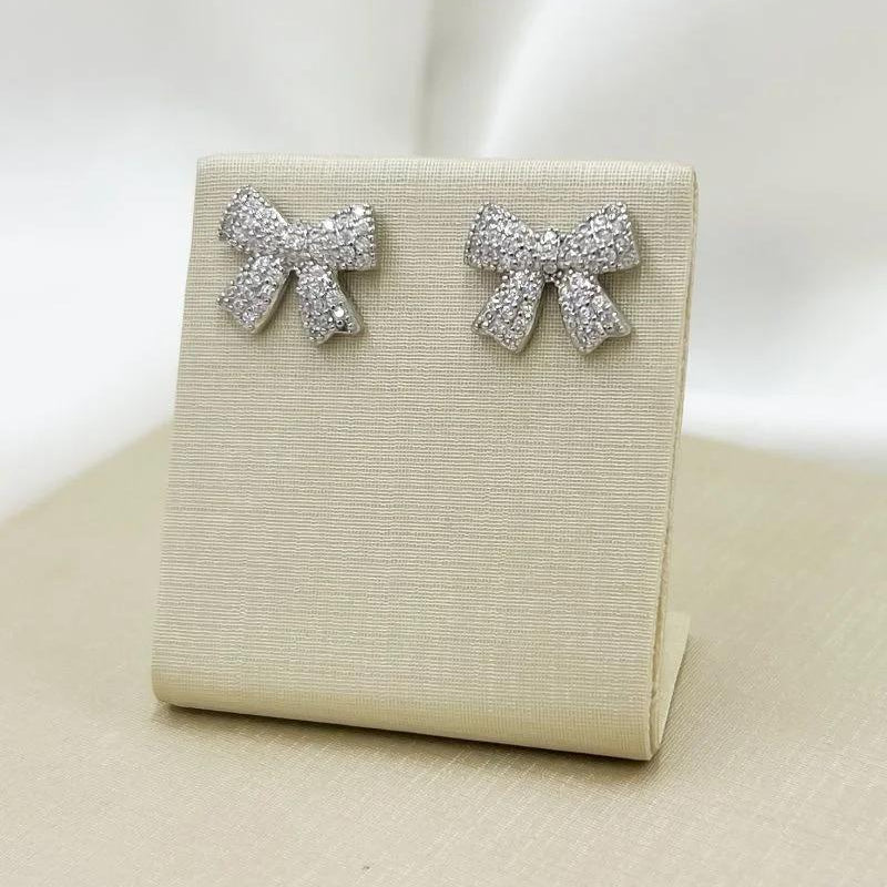 حلق فيونكه من السنانلس مرصع بالزركون