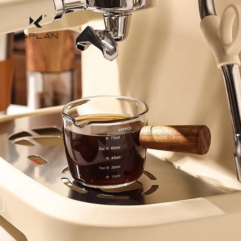 كوب قهوه معياري انيق