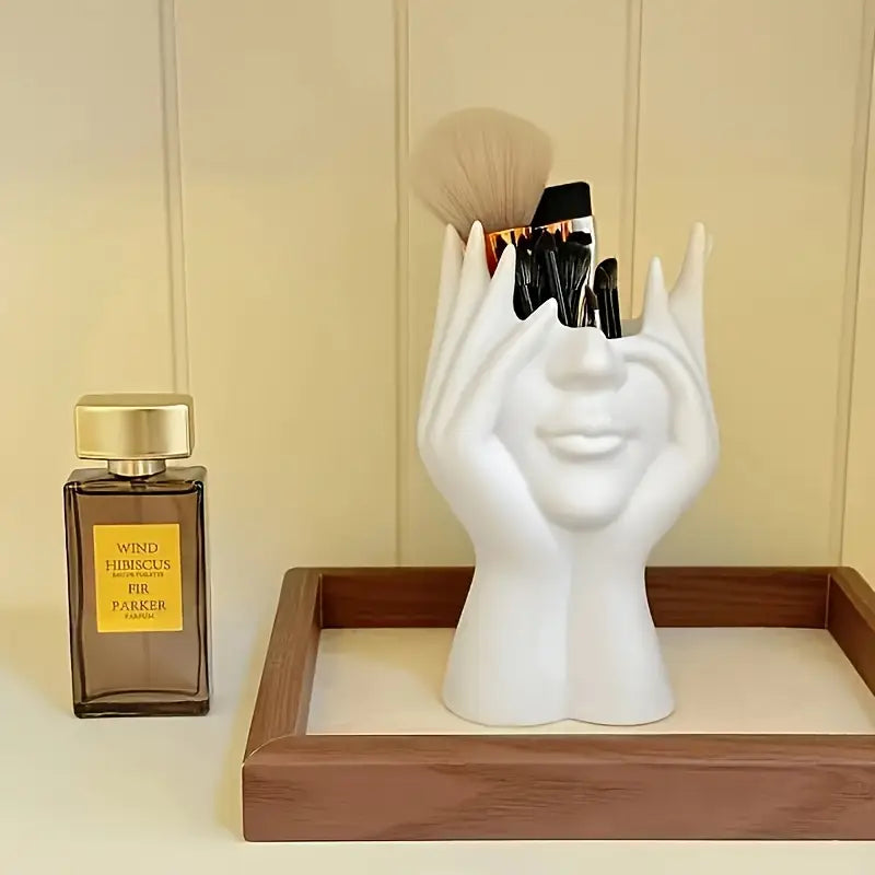 ستاند فرش مكياج بتصميم وجه فني
