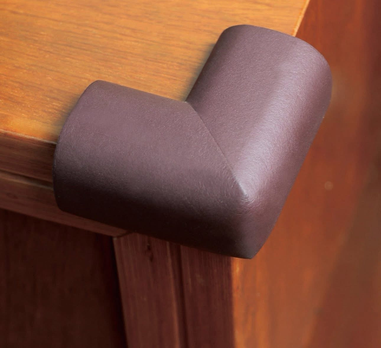 واقي زوايا الأثاث الإسفنجي لحماية الأطفال (عبوة 4 قطع)