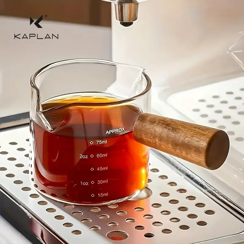 كوب قهوه معياري انيق