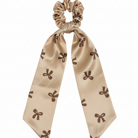 ربطة شعر (Scrunchie) حريرية مع وشاح منسدل