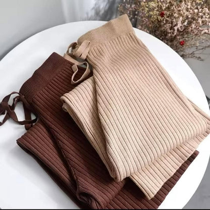 بنطلون صوف واسع (Knit) بخصر مرتفع ومضلع