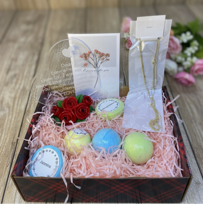 بوكس هدية للأم - ٨ قطع