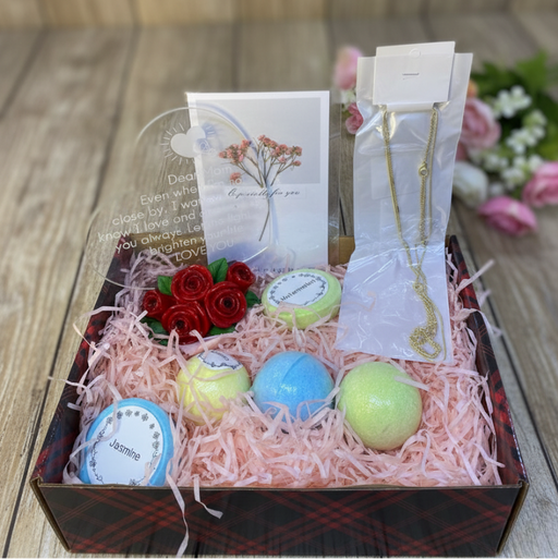 بوكس هدية للأم - ٨ قطع