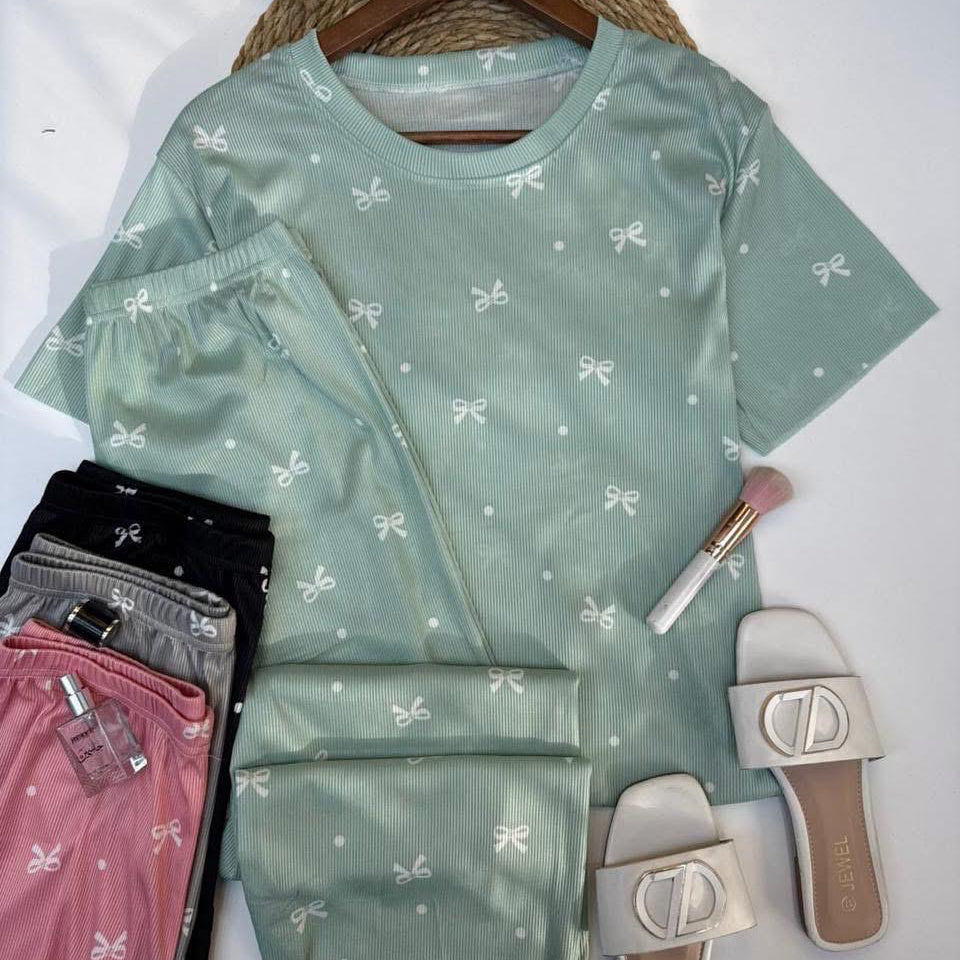 بيجامة فيونكة نسائية مريحة Strips