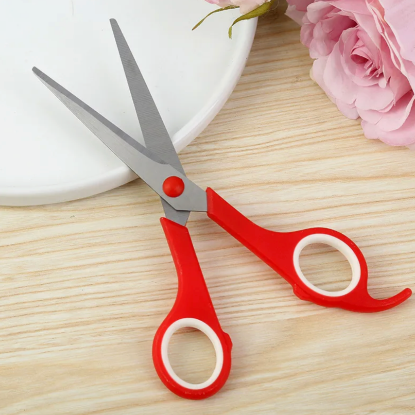 مقص ورق ملون 7 إنش مع ذيل للمكتب والمدرسة