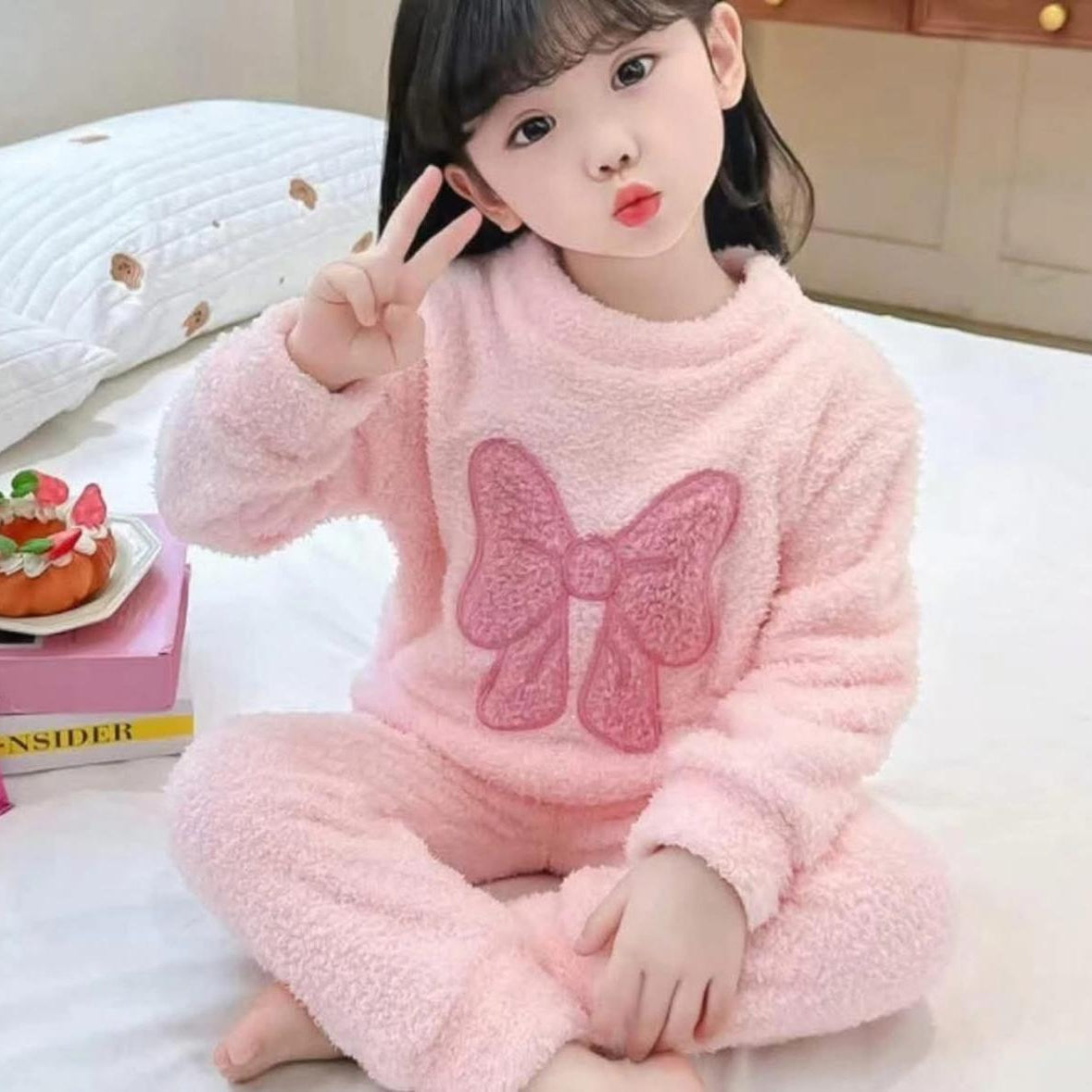 بيجامة اطفال فرو ناعمة بتصميم فيونكة