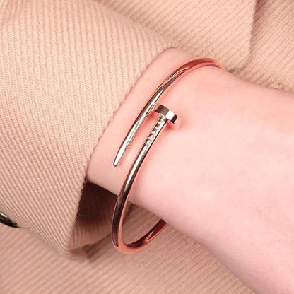 اسواره معدنية فاخر بتصميم مسمار