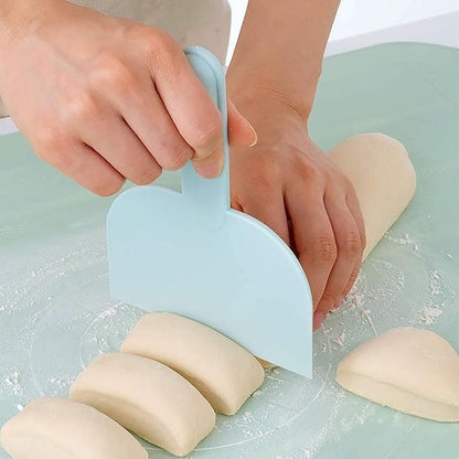 كاشطة ومقطّع عجين بلاستيك متعدد الاستخدام