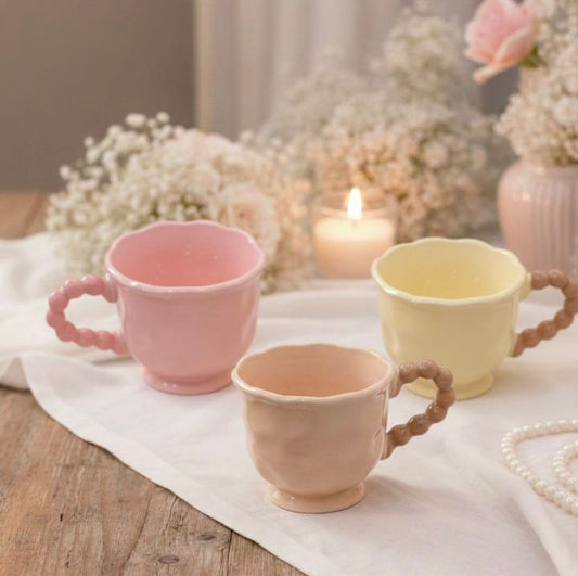 كوب سيراميك بمقبض خرز أنيق 🌷