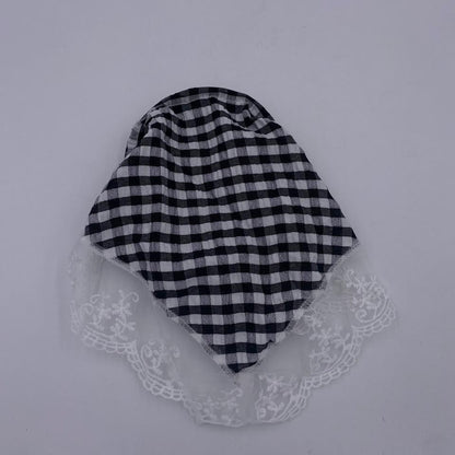 باندانا مربعة بنقشة مربعات مع دانتيل