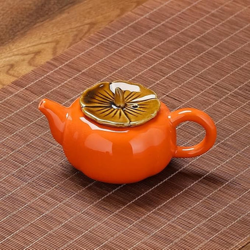 إبريق سيراميك ديكوري صغير بتصميم قرع مع غطاء مزخرف