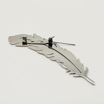 بروش بتصميم ريشة طائر ستانلس