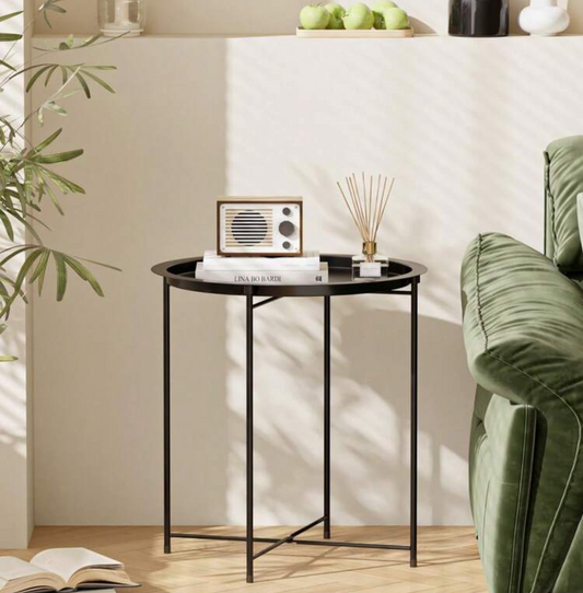 طاولة جانبية معدنية دائرية – تصميم مودرن باللون الأسود