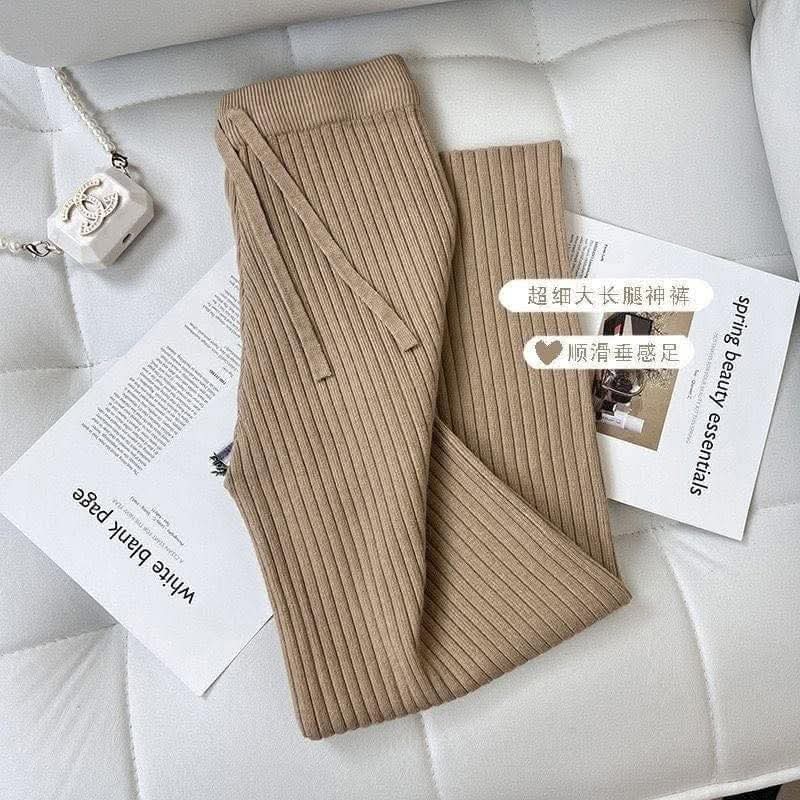 بنطلون صوف واسع (Knit) بخصر مرتفع ومضلع