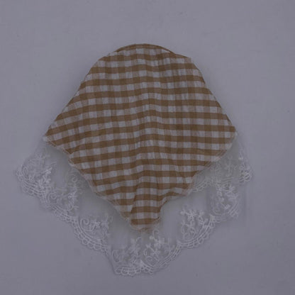 باندانا مربعة بنقشة مربعات مع دانتيل