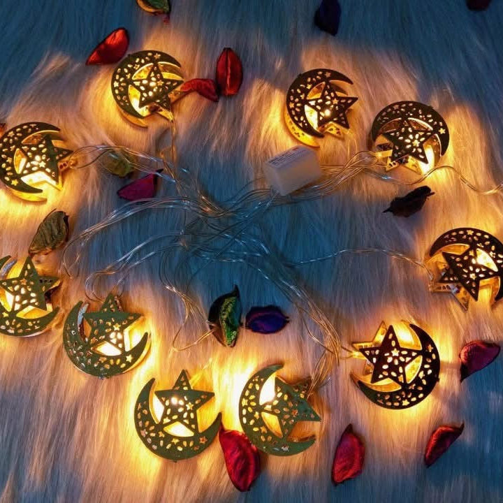 حبل زينة رمضان ذهبي (فوانيس وهلال ونجمة) – 2.5 متر
