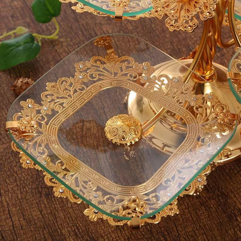 حامل ضيافة فاخر ثلاثي الطبقات بتصميم قلب ذهبي