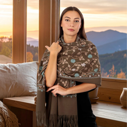 شال  كتف كشمير مطرز وحجم كبير -عدة نقشات والوان