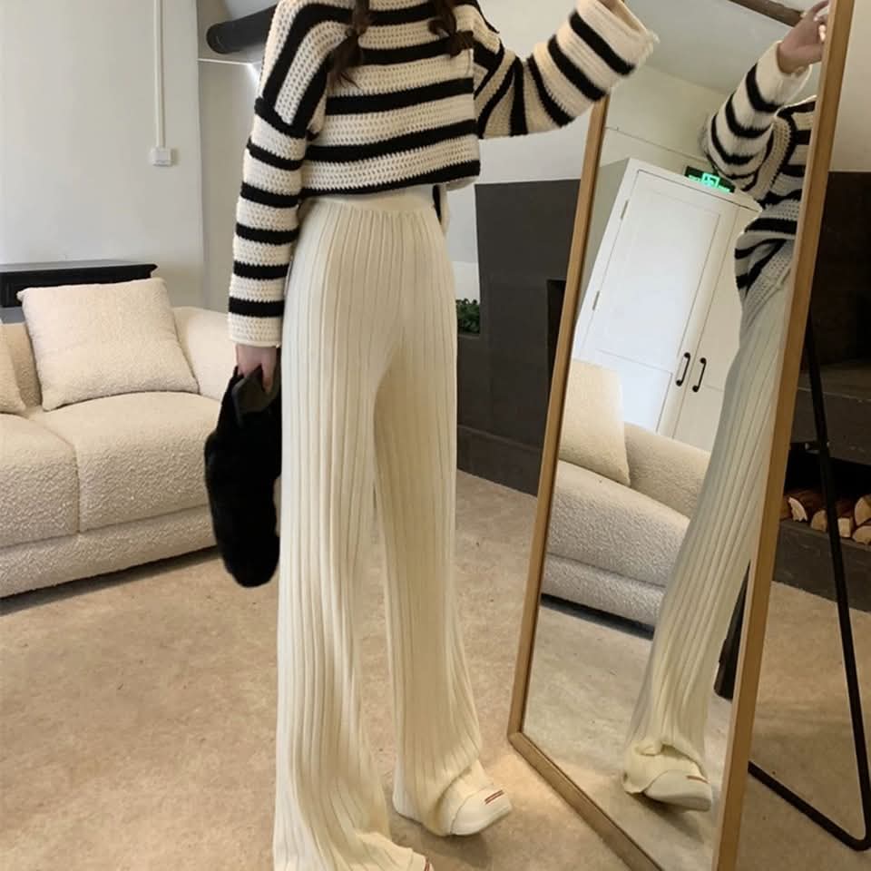 بنطلون صوف واسع (Knit) بخصر مرتفع ومضلع