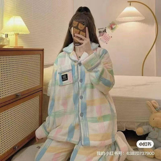 بيجامة شتوية فرو ناعم بنمط الكاروهات الباستيلية