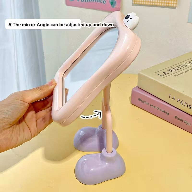 مرآة مكياج بتصميم شخصية كرتونية