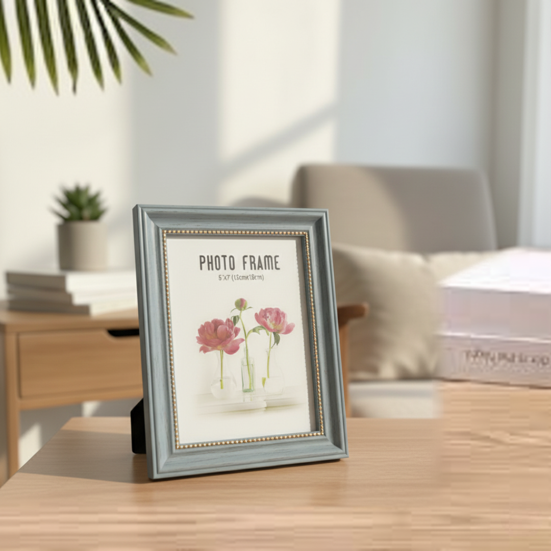 برواز صور زجاجي -اطار خشبي انيق  قياس ١٣x١٨ سم