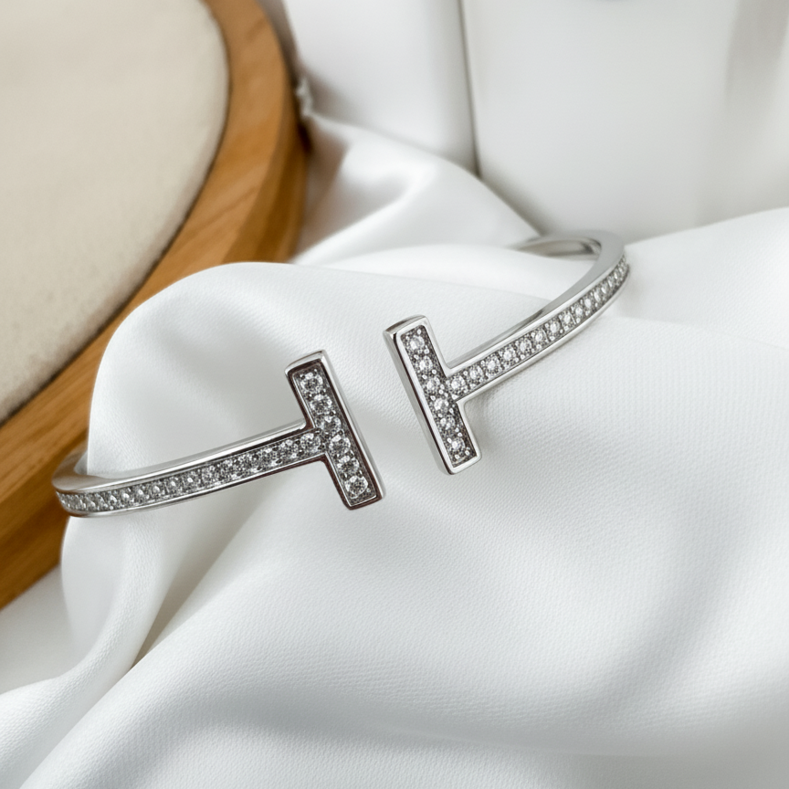 أسوارة حرف Tستانلس ستيل ثقيل – مرصعة سترس لامعة