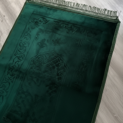 سجادة صلاة مخمل فاخرة بنقوش إسلامية