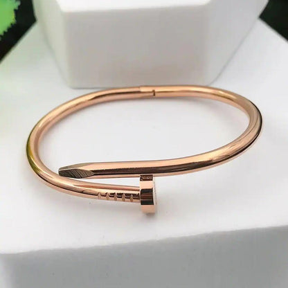 اسواره معدنية فاخر بتصميم مسمار